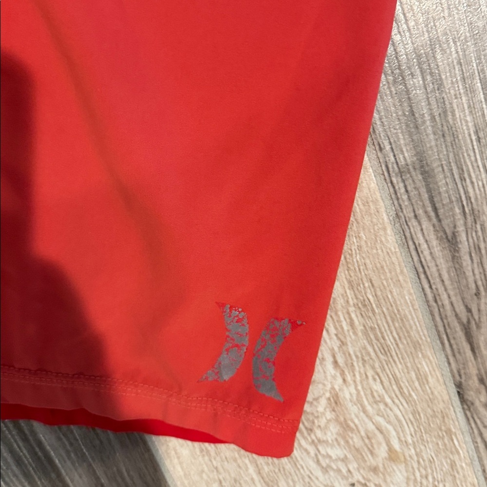 Hurley Red Board Shorts Sz xl - Picture 3 of 5